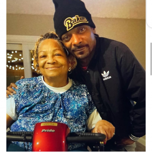 BREAKING: Snoop Dogg's mother "Beverly Tate" has passed away (Died)