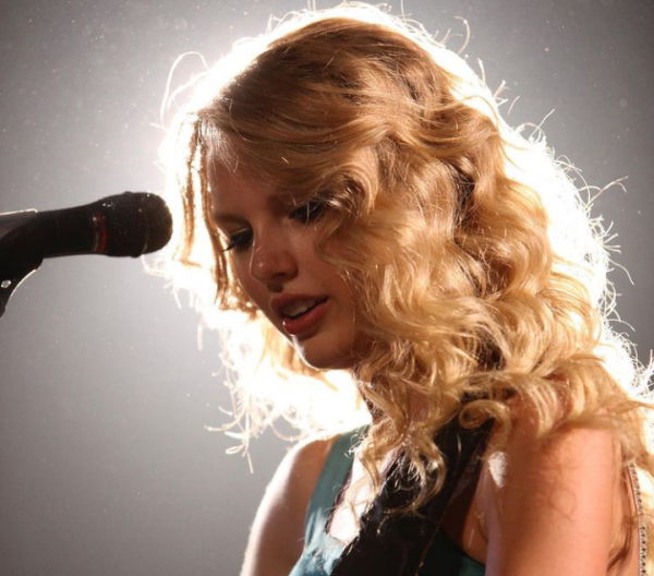 REPORT: Party For Taylor Swift's Album Deemed A Super Spreader Event, 100 COVID Cases
