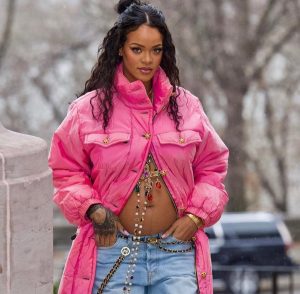Rihanna is Pregnant Pictures