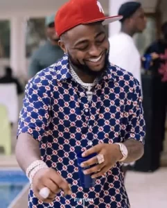 The Moment Davido Made A Fan Lose Her Home Training (Watch Video)
