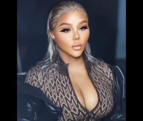 Lil Kim Hypes and Shows Love To New Artists
