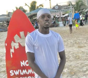 No Doubt, Mubarak Uniquepikin is The Most Trending Hausa Comedian online. Mubarak Muhammad (Uniquepikin) is Formerly a Hip Hop Artist, and Recently Switched To Comedy and Music Production. 