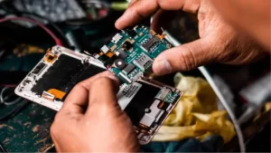 5 Things to Consider Before Buying Repaired Electronics