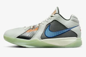 More Photos According to Sneaker Bar Detroit, this new Nike KD 3 colorway will drop on Wednesday, August 30th. Moreover, the price of the shoe is going to be a solid $130 USD. Hopefully, we hear about more great Kevin Durant shoes in the not-so-distant future. Let us know what you think of this sneaker, in the comments section below. Additionally, stay tuned to HNHH for the latest news and updates from around the sneaker world. We will be sure to bring you the biggest releases from the biggest brands.