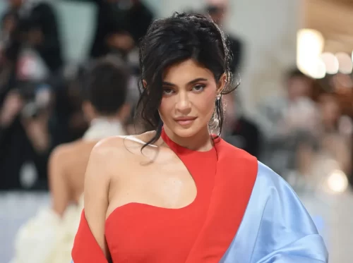 Mia Khalifa Criticizes Kylie Jenner for Supporting Israel